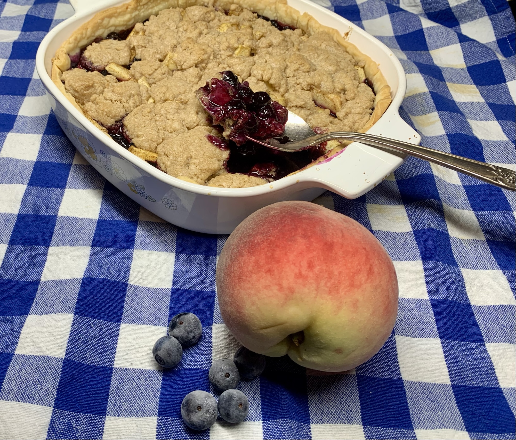 Blueberry & Peach Pie with Spiced Crumble